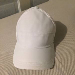 Lululemon Dash and Splash Cap
